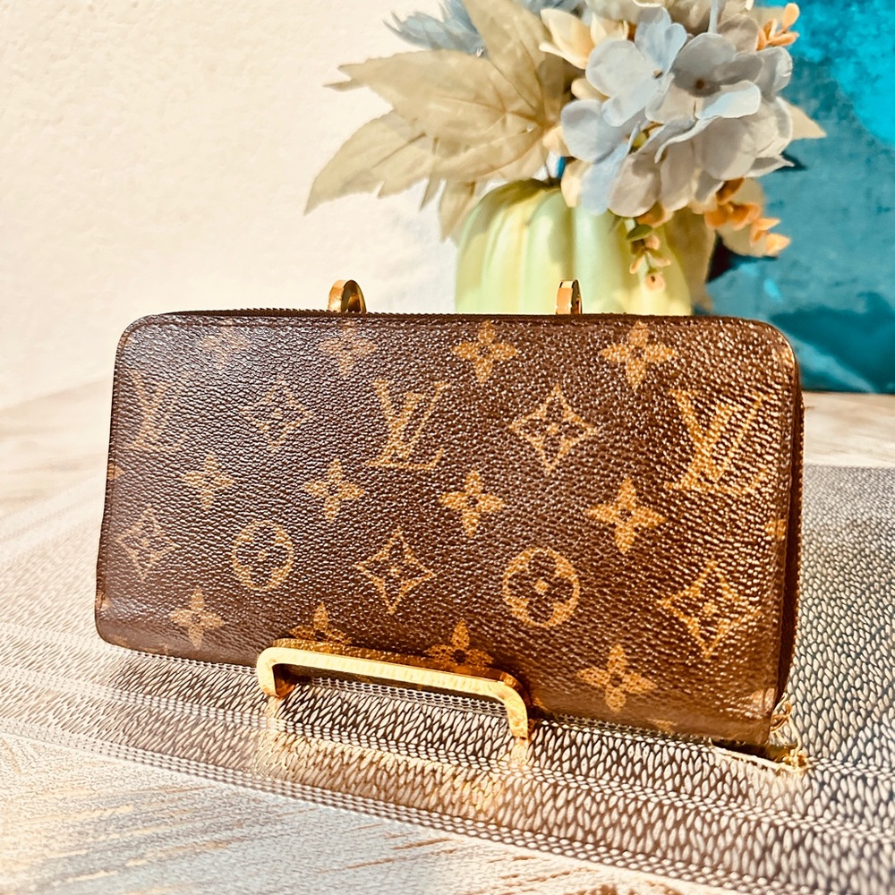 Louis Vuitton monogram zippy wallet - Picture 13 of 15